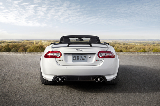 Name: JAGUAR_XKR-S_CONVERTIBLE_08_lt.jpg Größe: 800x531 Dateigröße: 471053 Bytes