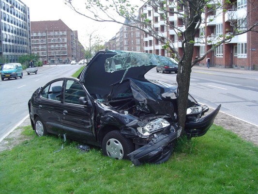 Name: Die-individuelle-Kfz-Versicherung-Car_crash_1-533x400.jpg Größe: 533x400 Dateigröße: 83449 Bytes