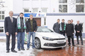 Auto - Volkswagen spendet Werder Scirocco an Bremer Berufsschule