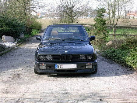 Name: BMW-e30_325i_Cabrio3.jpg Größe: 450x337 Dateigröße: 63967 Bytes