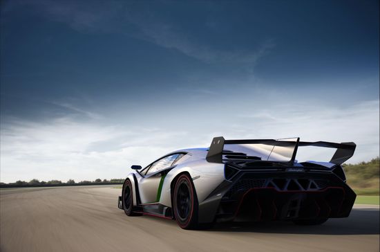 Name: Lamborghini_Veneno_7.jpg Größe: 1920x1270 Dateigröße: 140372 Bytes
