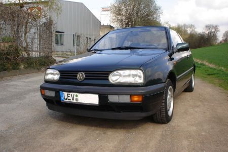 Name: VW-Golf_3_Cabrio_181.jpg Größe: 450x300 Dateigröße: 40441 Bytes