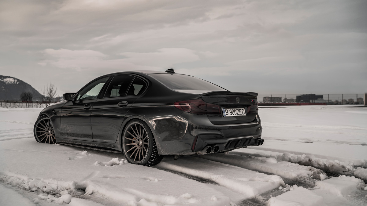 BMW m5 зима