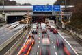 Auto Ratgeber & Tipps - Auch im Tunnel: Immer mit der Ruhe
