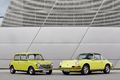 Youngtimer + Oldtimer - Forever young: Der classic Mini gratuliert dem Porsche 911 zum 50. Geburtstag