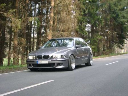 Name: BMW-528i1.jpg Größe: 450x337 Dateigröße: 34415 Bytes