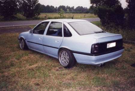 Name: Opel-Vectra_A25.jpg Größe: 450x305 Dateigröße: 24748 Bytes