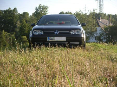 Name: VW-Golf_4_25_jahre_GTI1.jpg Größe: 450x337 Dateigröße: 60413 Bytes