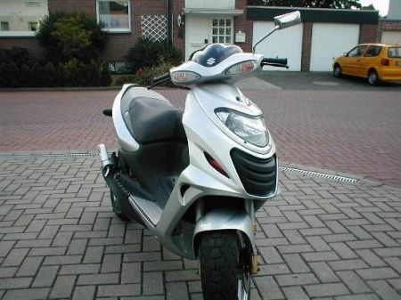 Name: Scooter-getunt15.jpg Größe: 450x337 Dateigröße: 35744 Bytes