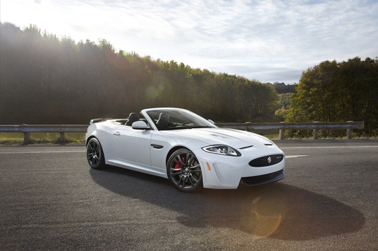 Name: JAGUAR_XKR-S_CONVERTIBLE_03_lt.jpg Größe: 800x533 Dateigröße: 479193 Bytes