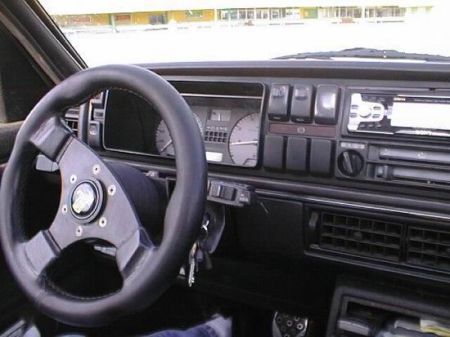 Name: VW-Golf_2_GTI14.jpg Größe: 450x337 Dateigröße: 28922 Bytes