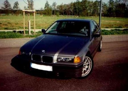 Name: BMW-318i.jpg Größe: 450x320 Dateigröße: 27083 Bytes