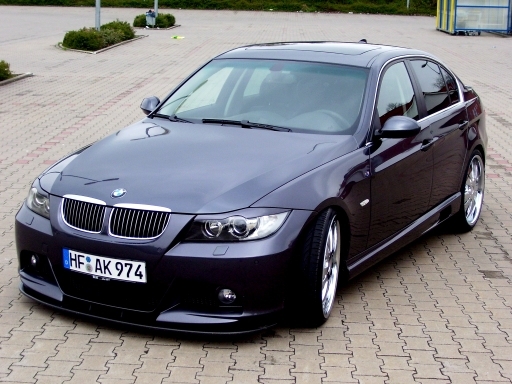 Difference between 2006 bmw 325i and 330i