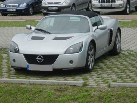 Name: Opel-Speedster3.jpg Größe: 450x337 Dateigröße: 36589 Bytes